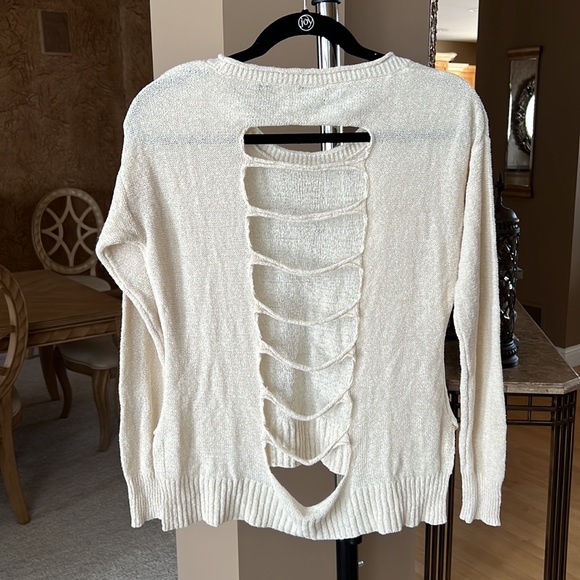 Daytrip Sweater - Picture 5 of 7